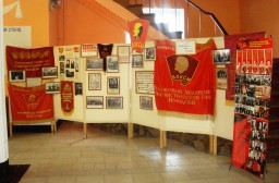 Выставка к 100 летию ВЛКСМ на концерте