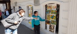 Выставка детских рисунков "Картинки с выставки" к Дню защиты детей