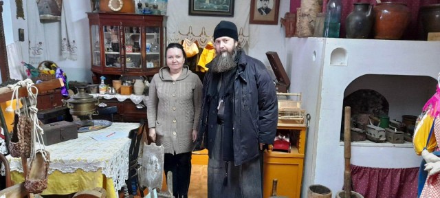 Наместник Свято-Успенского Далматовского мужского монастыря игумен Варнава (Аверьянов) посетил музей