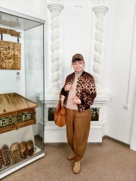ФОТОСЕССИЯ В МУЗЕЙНЫХ ЗАЛАХ ДЛЯ ГОСТЬИ С ТЕПЛОГО ЮГА НАШЕЙ СТРАНЫ