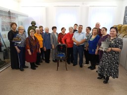 ВСТРЕЧА У ПАТЕФОНА